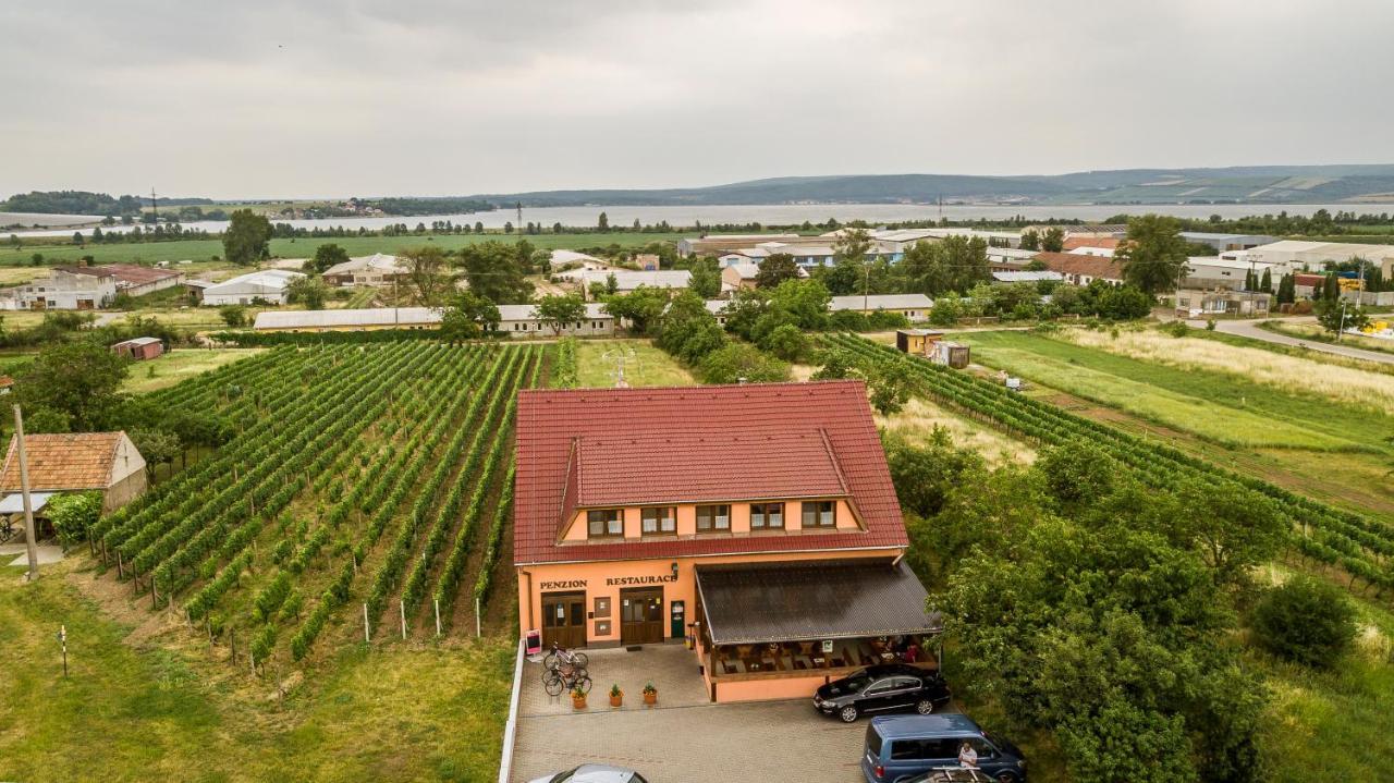Šakvice Penzion S Restauraci Na Furhaple מראה חיצוני תמונה